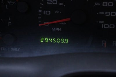 2002 Ford Super Duty F-350 SRW XLT