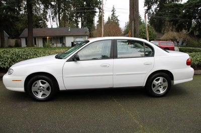2004 Chevrolet Classic Base