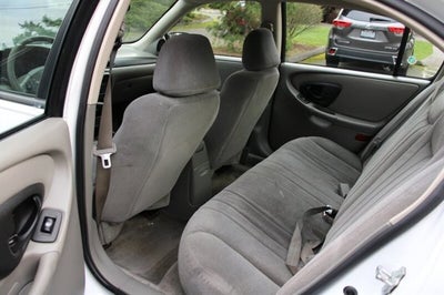 2004 Chevrolet Classic Base