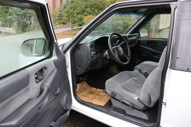 2002 Chevrolet S-10 LS