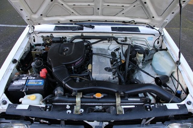 1996 Nissan Trucks 2WD XE 114K MILES