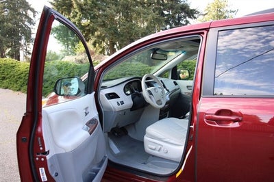 2011 Toyota Sienna XLE 7-Passenger AWD