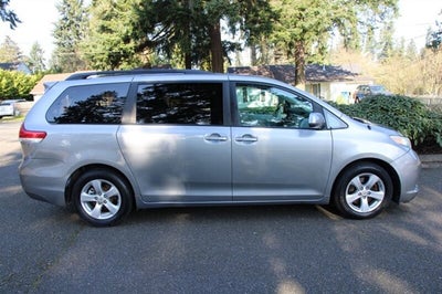 2011 Toyota Sienna LE 8-Passenger