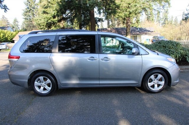 2011 Toyota Sienna LE 8-Passenger