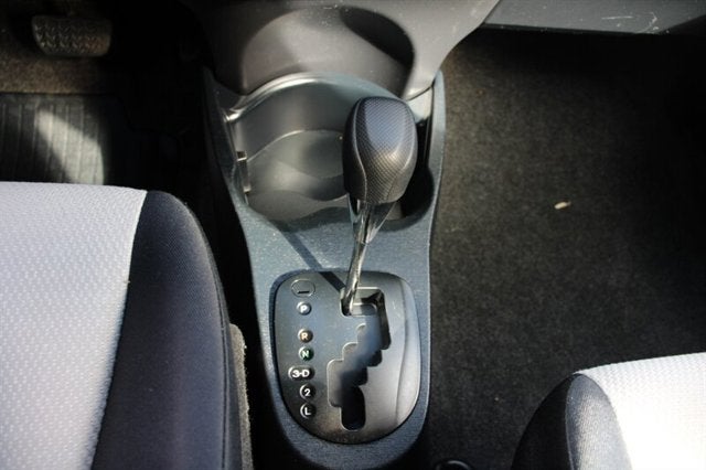 2012 Toyota Yaris 5-Door L1-owner